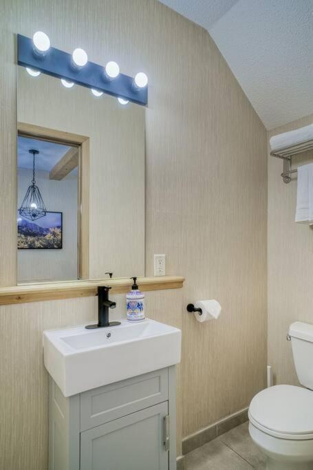 5 Mins To Banff - Cozy Townhome 2Br&2Bath - Banff Pass Included Canmore Buitenkant foto