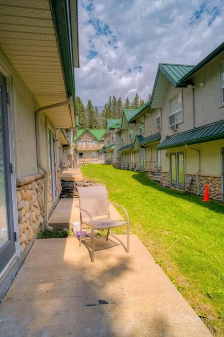 5 Mins To Banff - Cozy Townhome 2Br&2Bath - Banff Pass Included Canmore Buitenkant foto