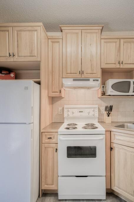 5 Mins To Banff - Cozy Townhome 2Br&2Bath - Banff Pass Included Canmore Buitenkant foto